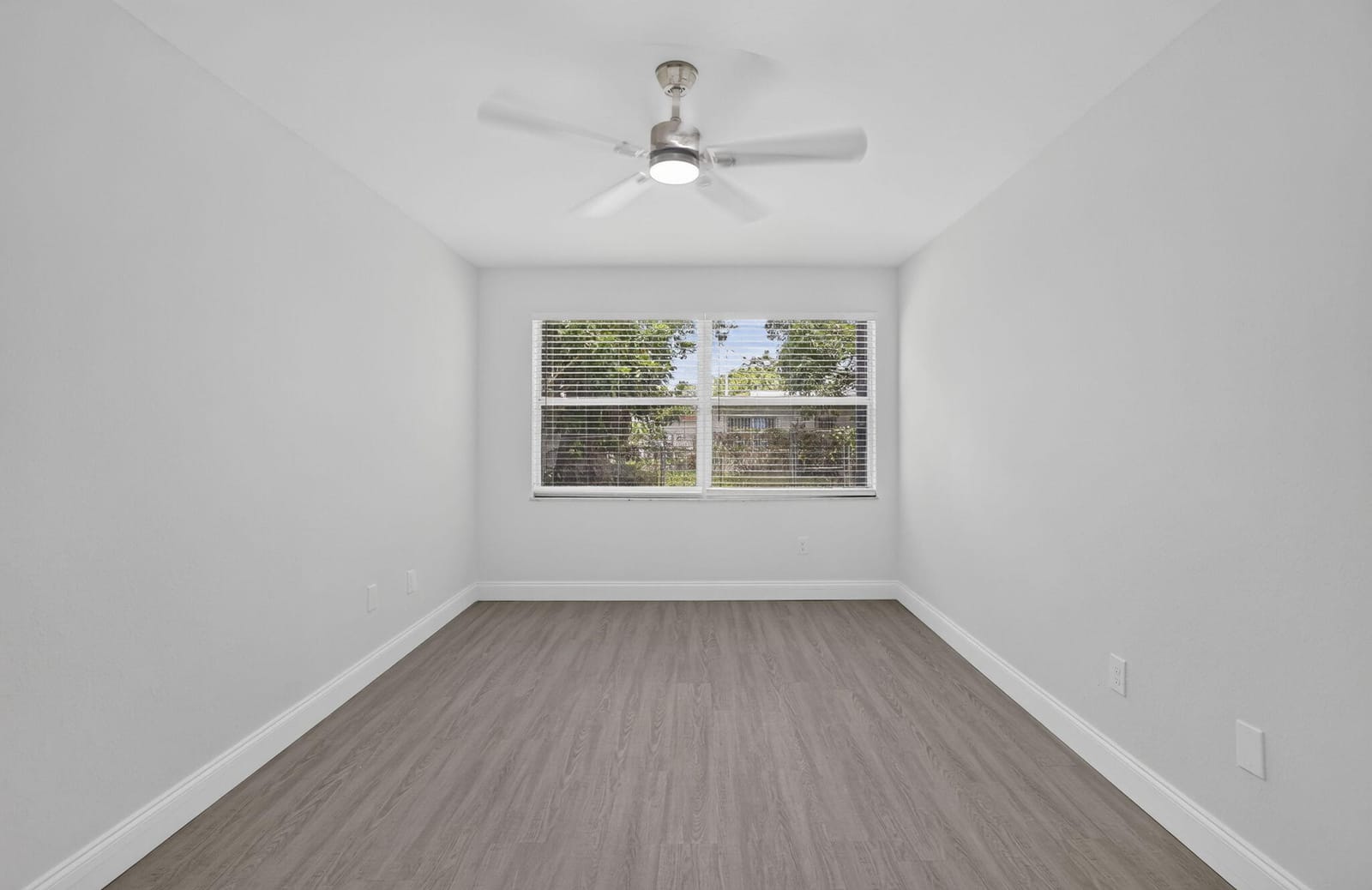 2855 NW 8TH Court, Fort Lauderdale, FL 33311 photo 9