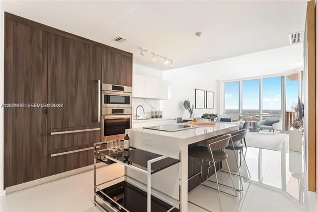 851 NE 1st Avenue 4106, Paramount Miami Worldcent, Miami, FL
