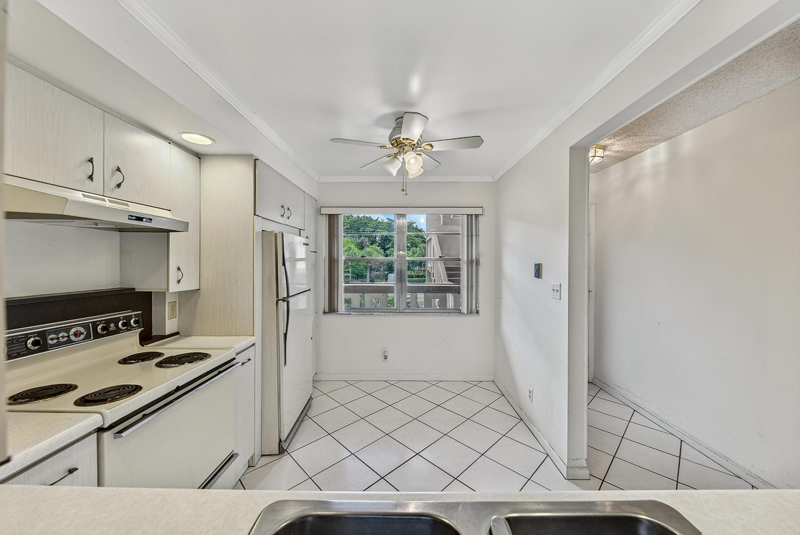 2904 VICTORIA Place L2 — photo 7