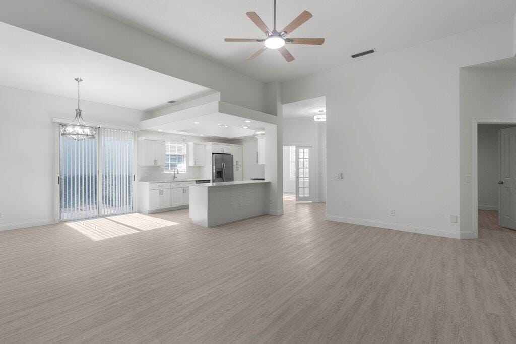 323 NW BENTLEY Circle — photo 11