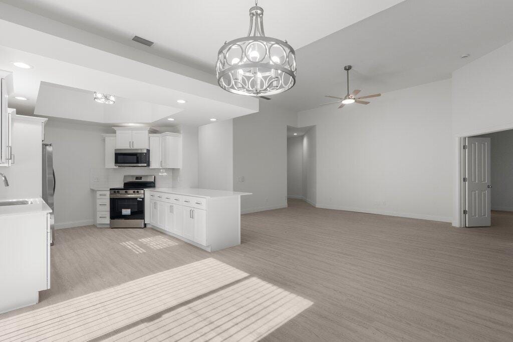 323 NW BENTLEY Circle — photo 12