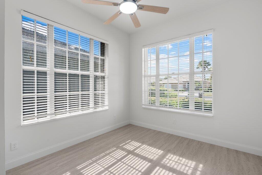 323 NW BENTLEY Circle — photo 7
