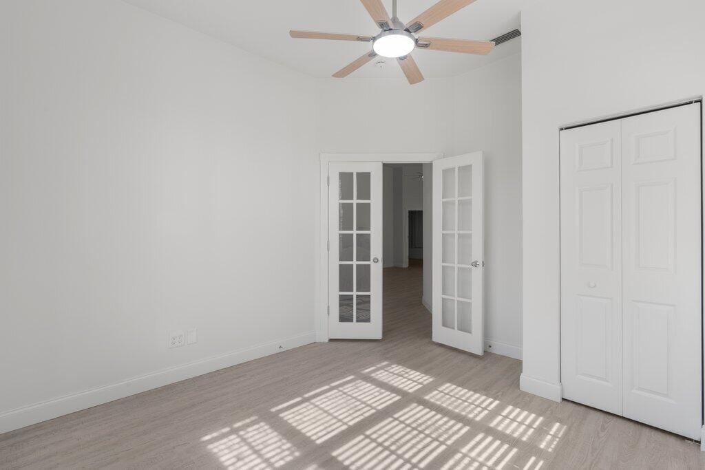 323 NW BENTLEY Circle — photo 8