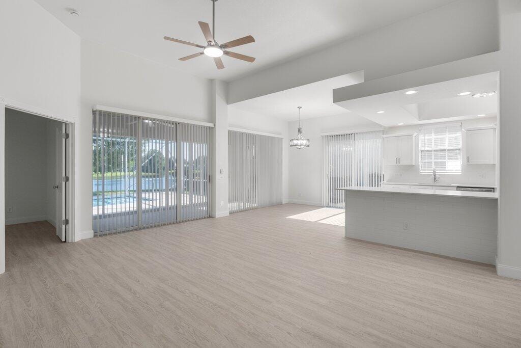 323 NW BENTLEY Circle — photo 10