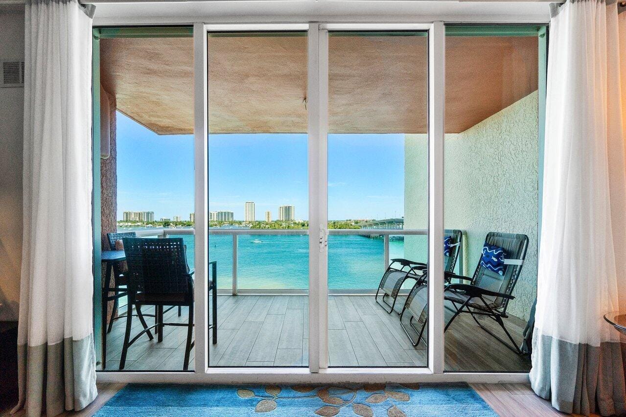 2640 Lake Shore Drive 711 — photo 11