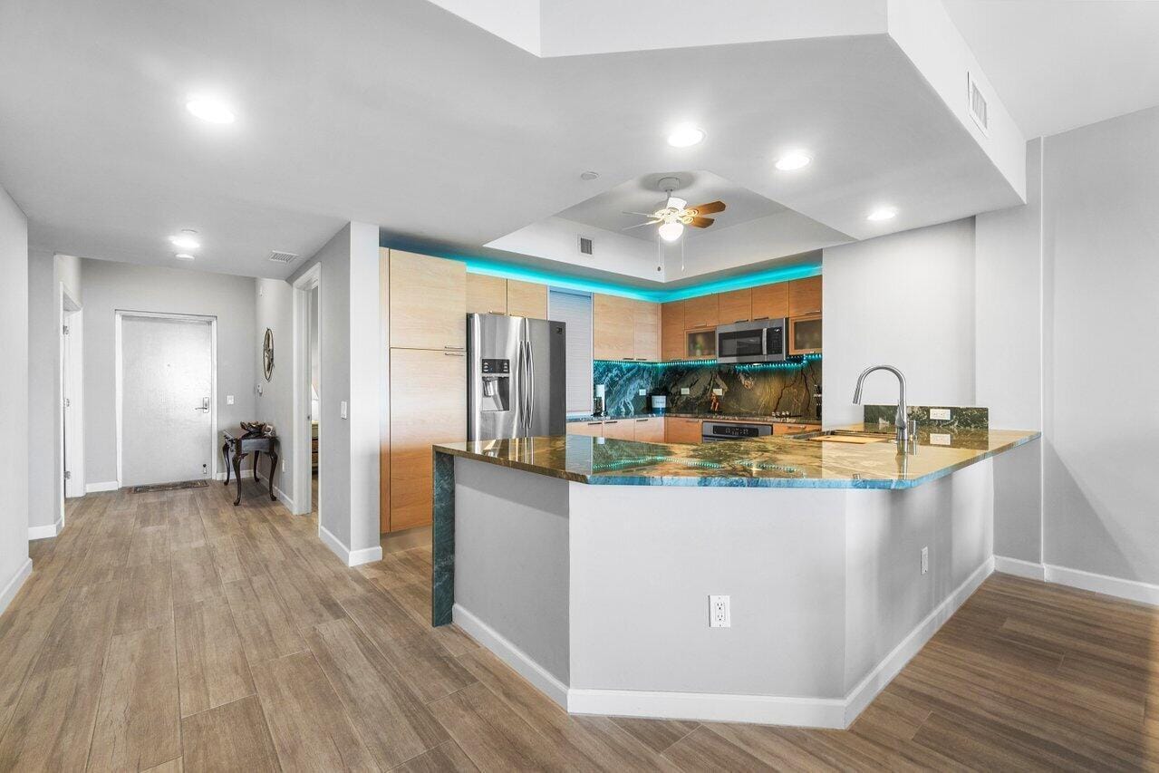 2640 Lake Shore Drive 711 — photo 12