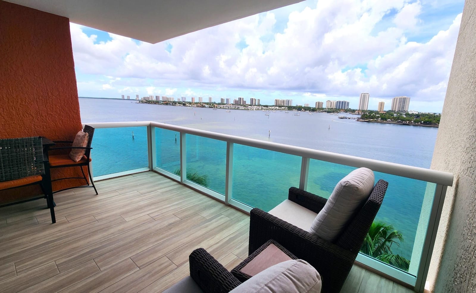 2640 Lake Shore Drive 711 — photo 3
