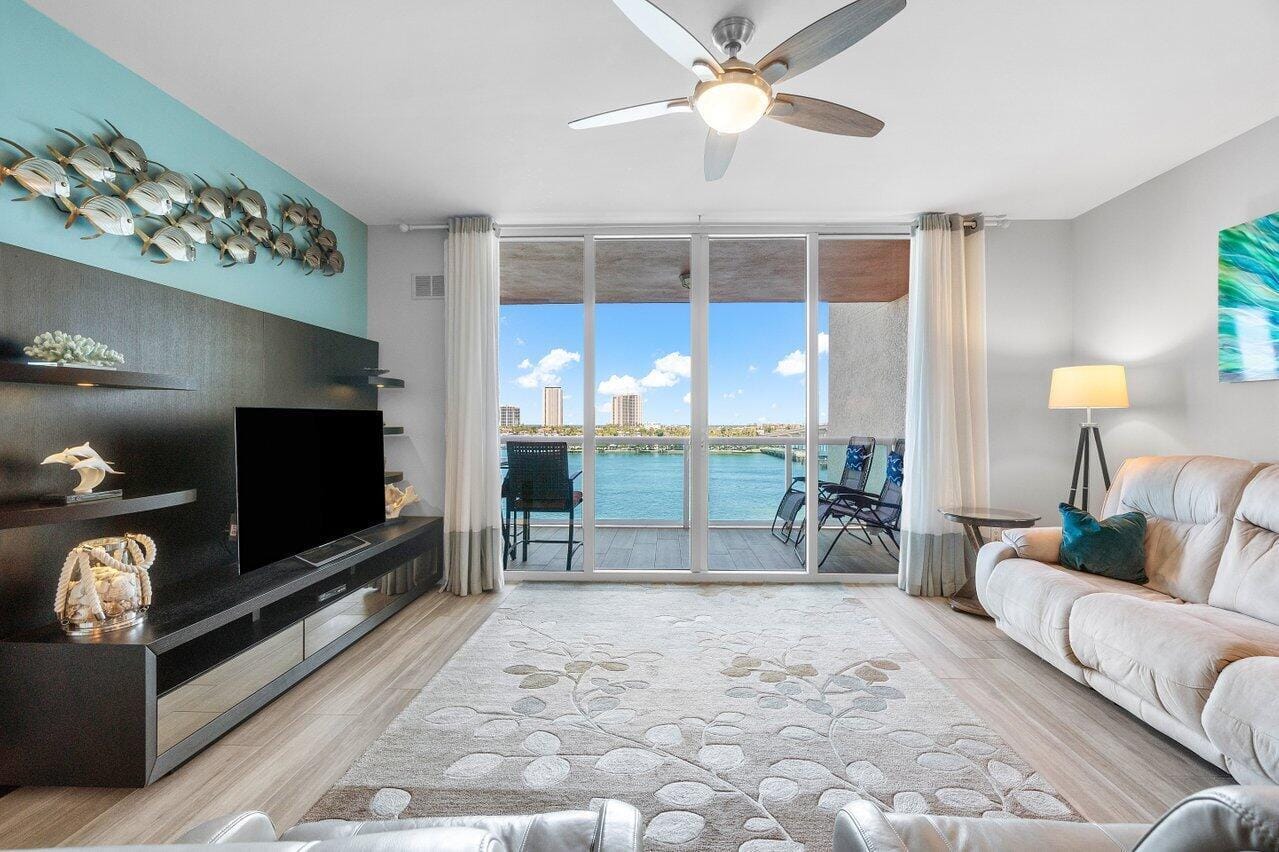 2640 Lake Shore Drive 711 — photo 4