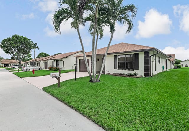 6210 Olivewood Circle, Greenacres, FL 33463