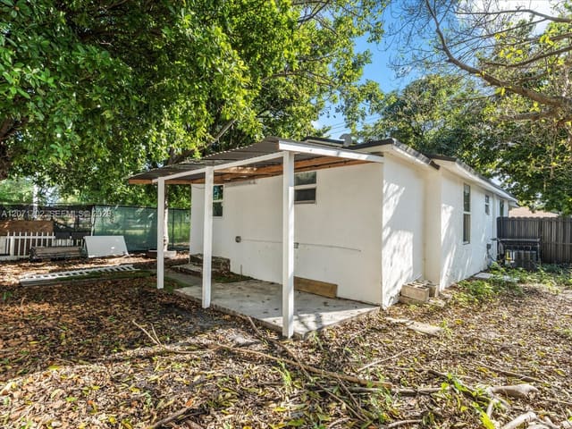 1829 NW 62nd Terrace, Miami, FL 33147