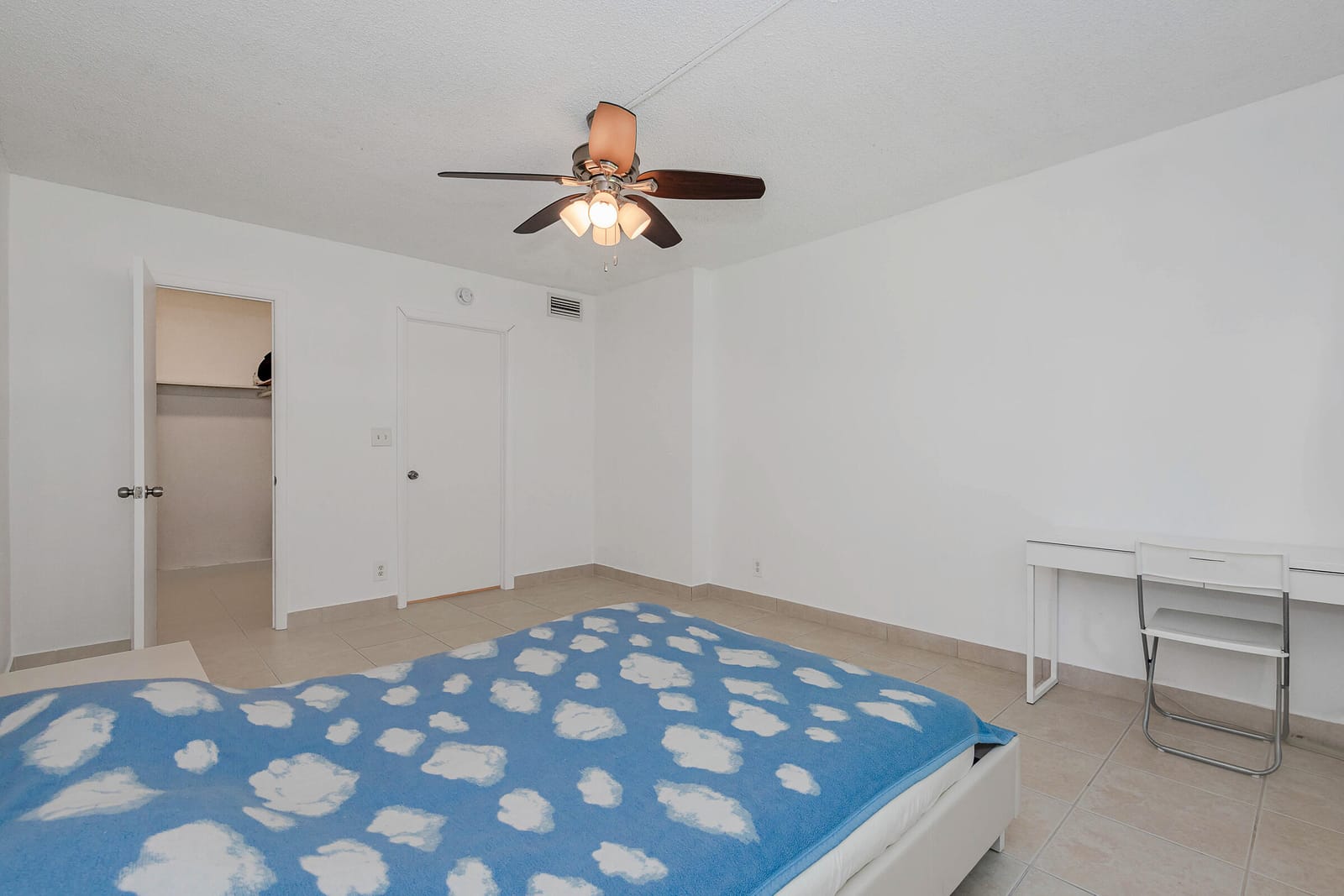 1000 NE 12TH Avenue 104, Hallandale Beach, FL 33009 photo 17