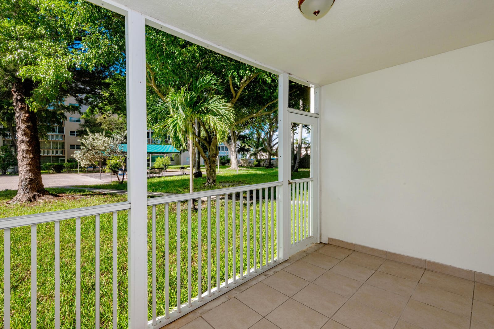 1000 NE 12TH Avenue 104, Hallandale Beach, FL 33009 photo 22