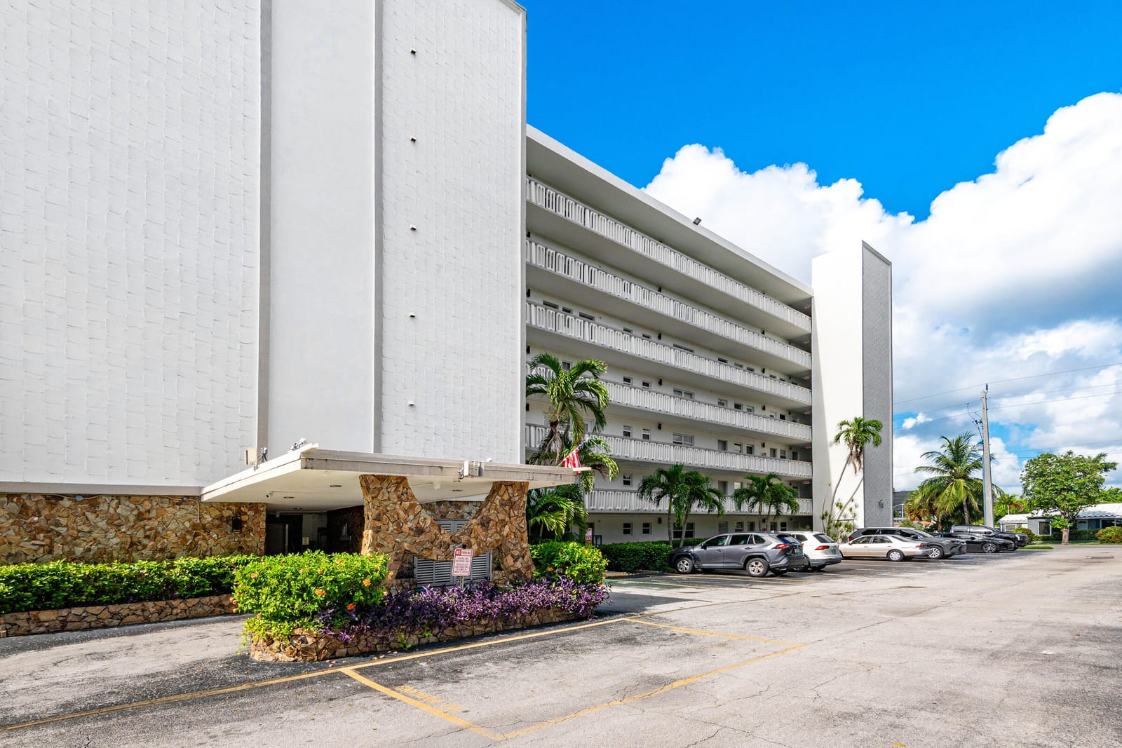 1000 NE 12TH Avenue 104, Hallandale Beach, FL 33009 photo 25