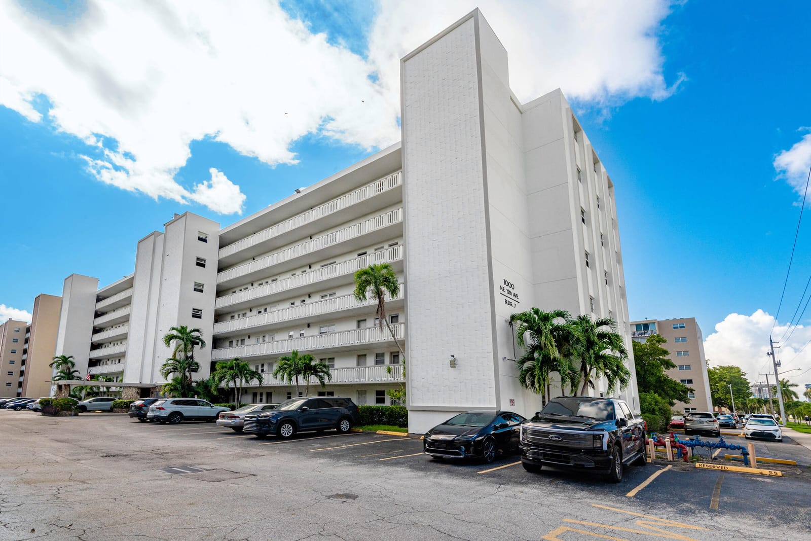 1000 NE 12TH Avenue 104, Hallandale Beach, FL 33009