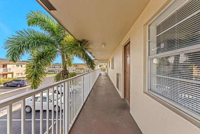 601 NW 78th Terrace 203, Oriole Golf Tennis Club, Margate, FL