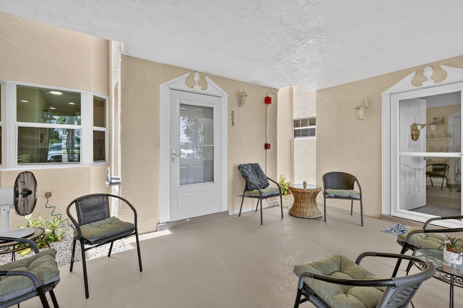 203 Grove Isle Circle — photo 3