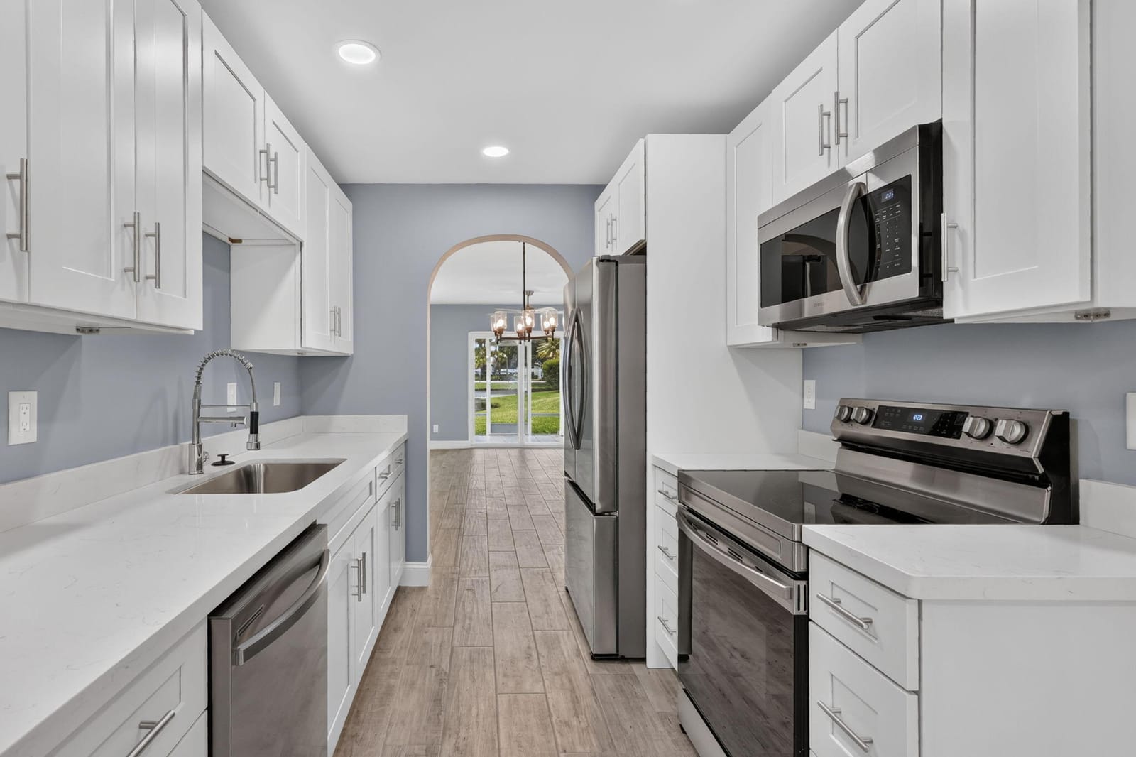 203 Grove Isle Circle — photo 9
