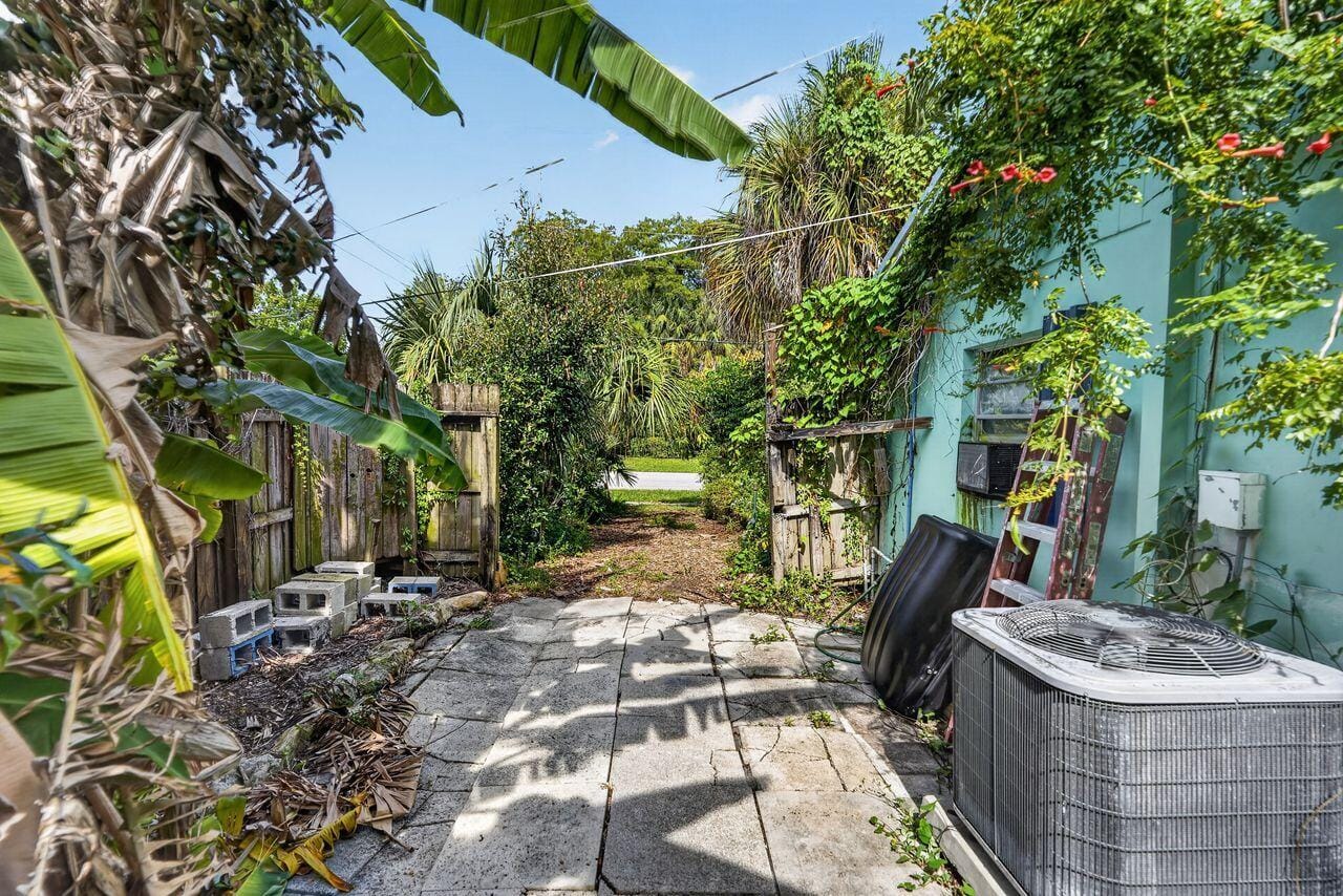 303 S DELAWARE Boulevard, Jupiter, FL 33458 photo 22