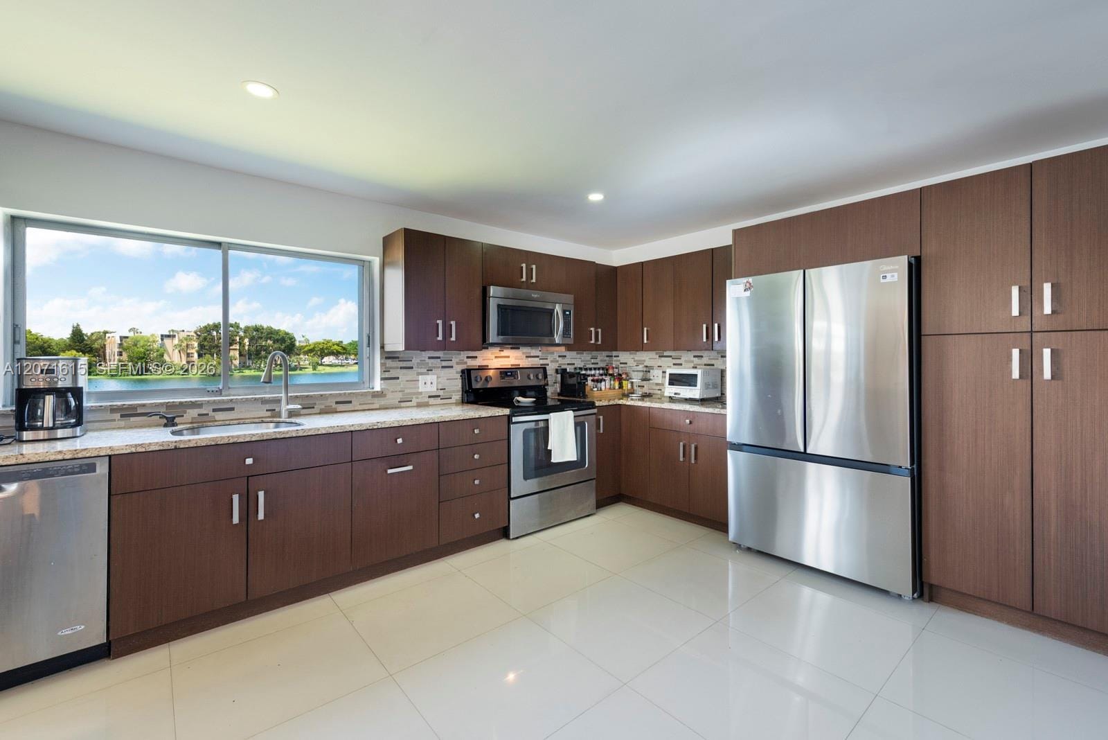 873 NE 195 206 — photo 10