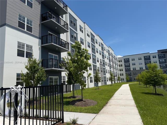 5563 Millenia Park 201, Orlando, FL 32839