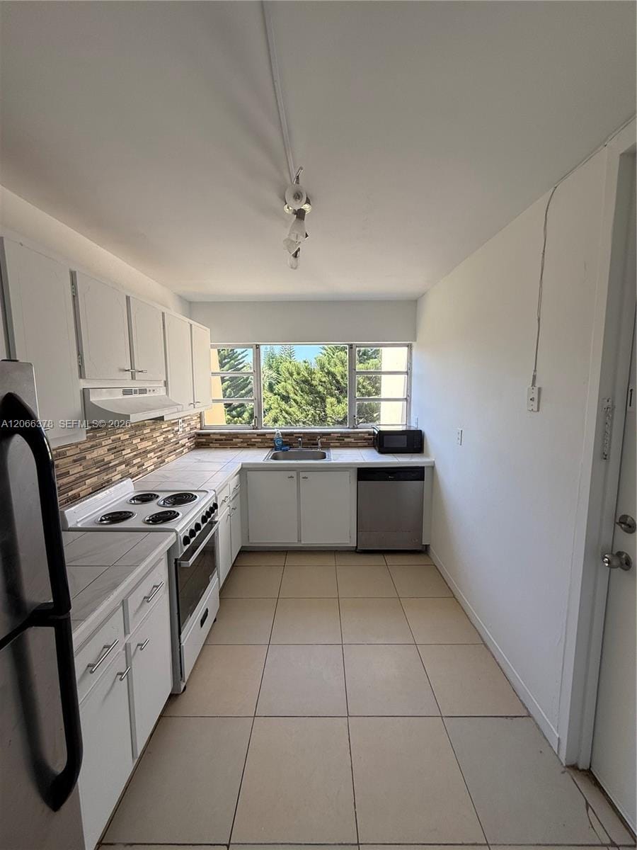 952 NE 199th Street 4K, Miami, FL 33179