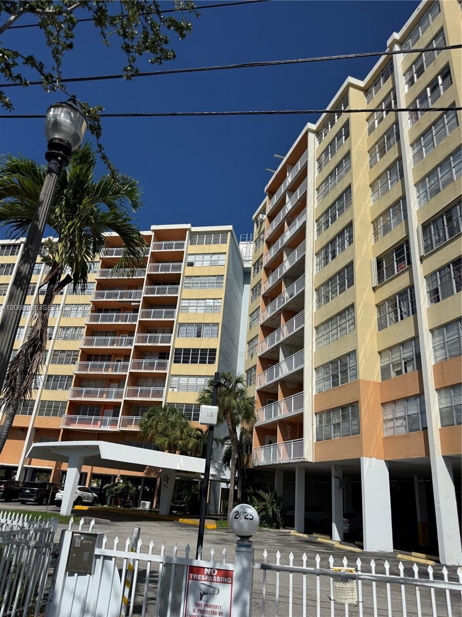 2025 NE 164th Street 707, North Miami Beach, FL 33162