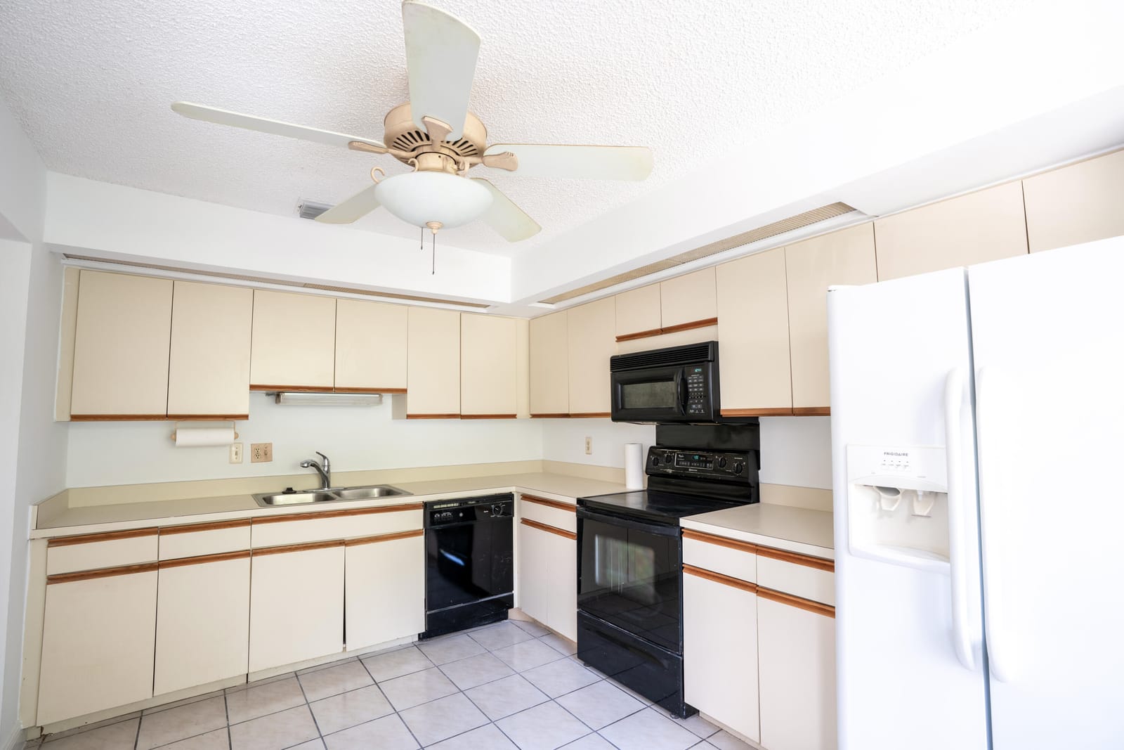 8429 NW 78TH Court — photo 4