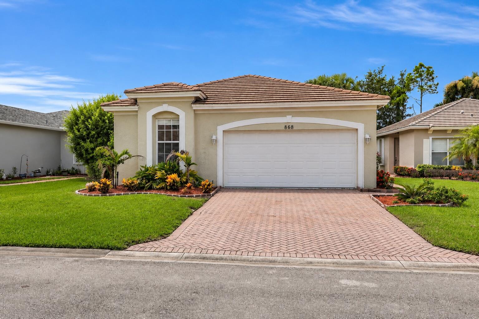 Pending home at 868 SW Rocky Bayou Terrace, Port St. Lucie, FL 34986