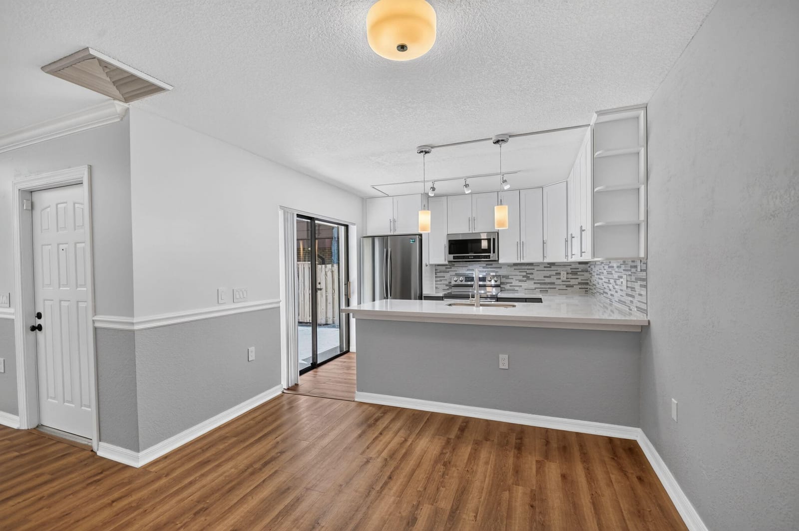 503 BUTTONWOOD Lane — photo 3