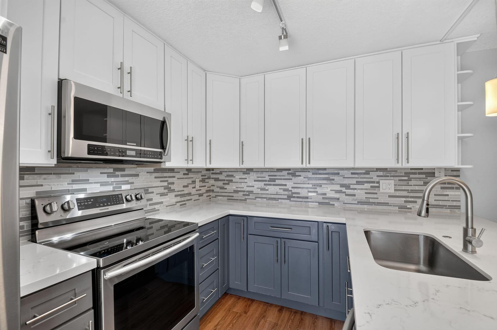 503 BUTTONWOOD Lane — photo 4