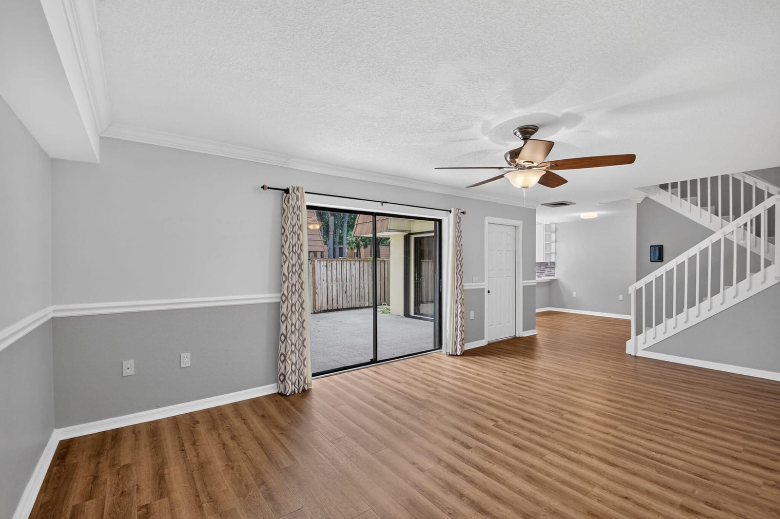 503 BUTTONWOOD Lane — photo 10