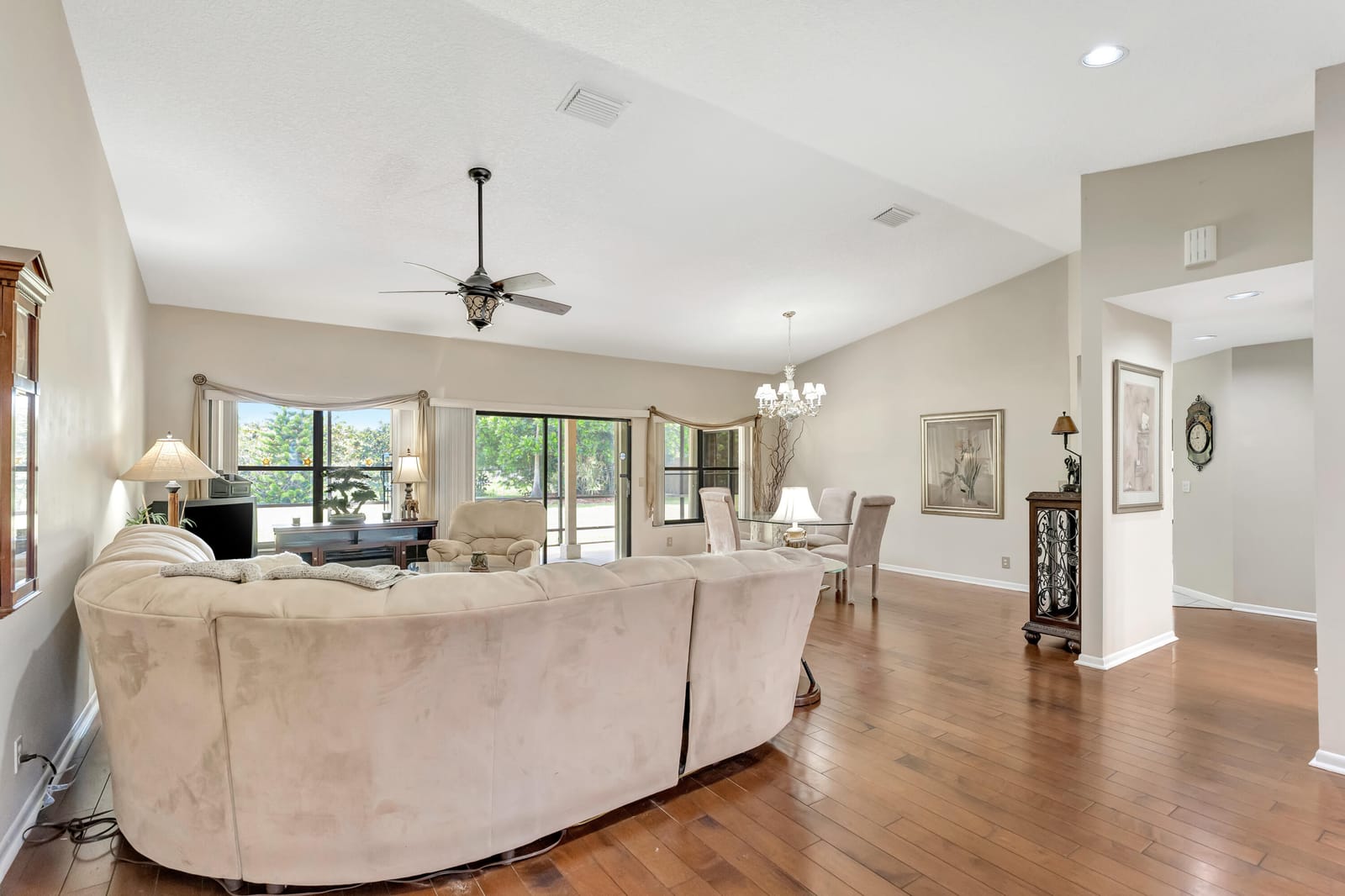108 Lexington Drive — photo 11