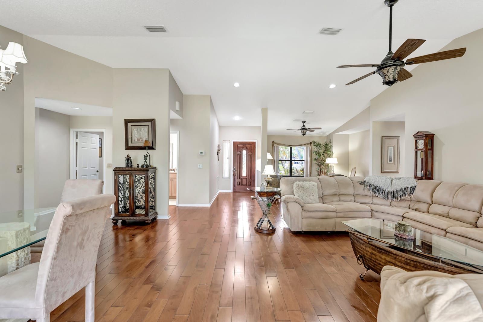 108 Lexington Drive — photo 3