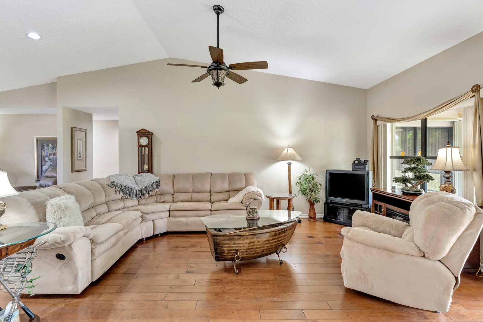 108 Lexington Drive — photo 8