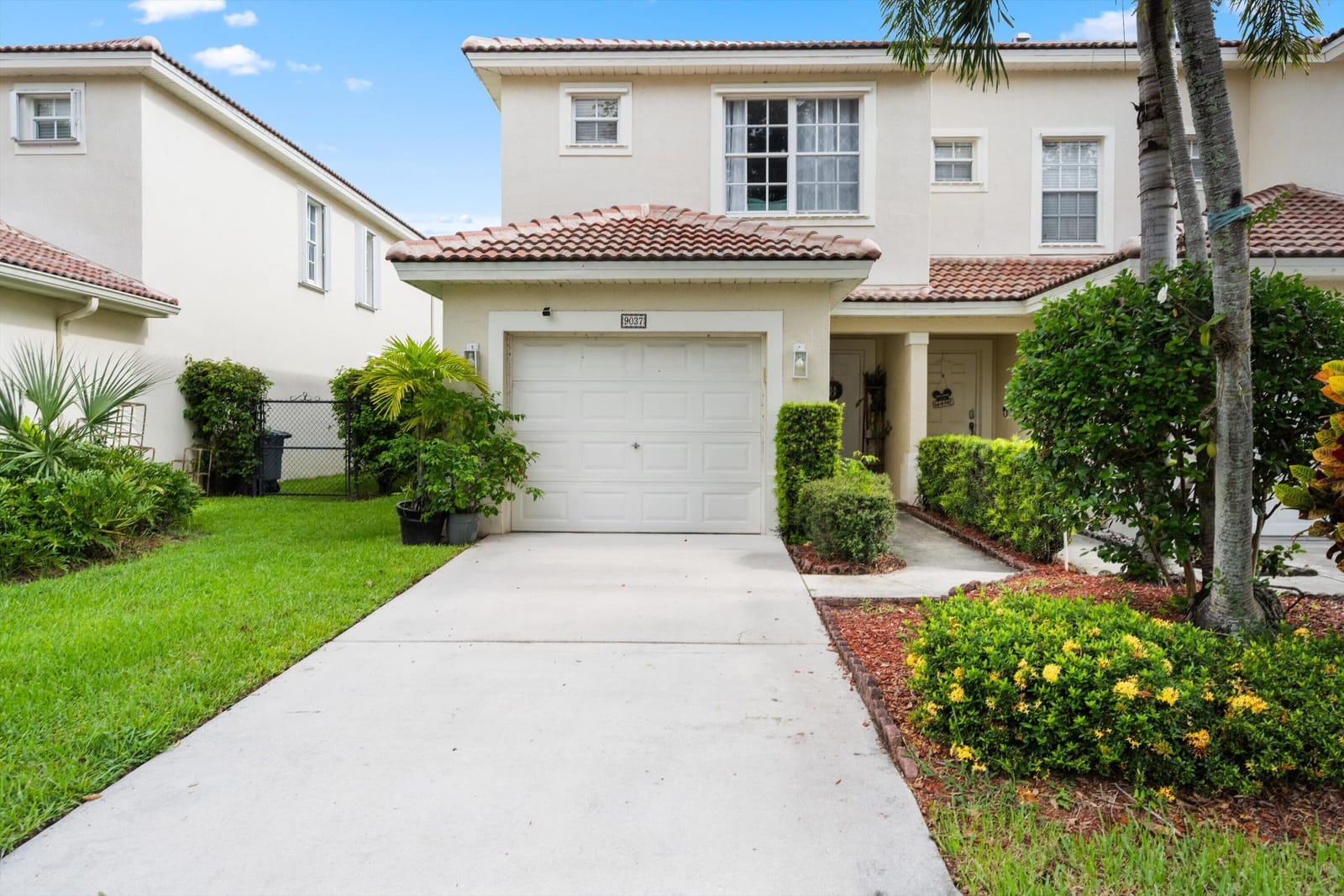 9037 Tremezzo Lane, Boynton Beach, FL 33472 photo 2