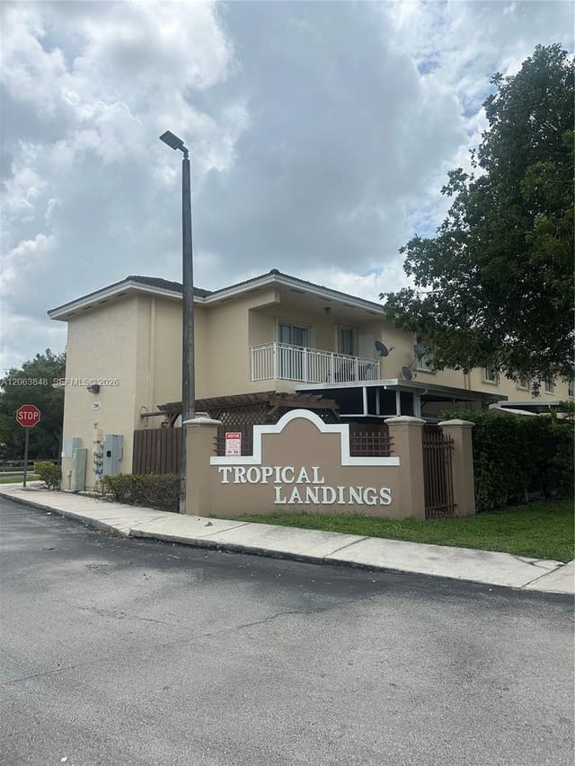 7380 NW 174th Terrace 204, Tropical Landings, Hialeah, FL