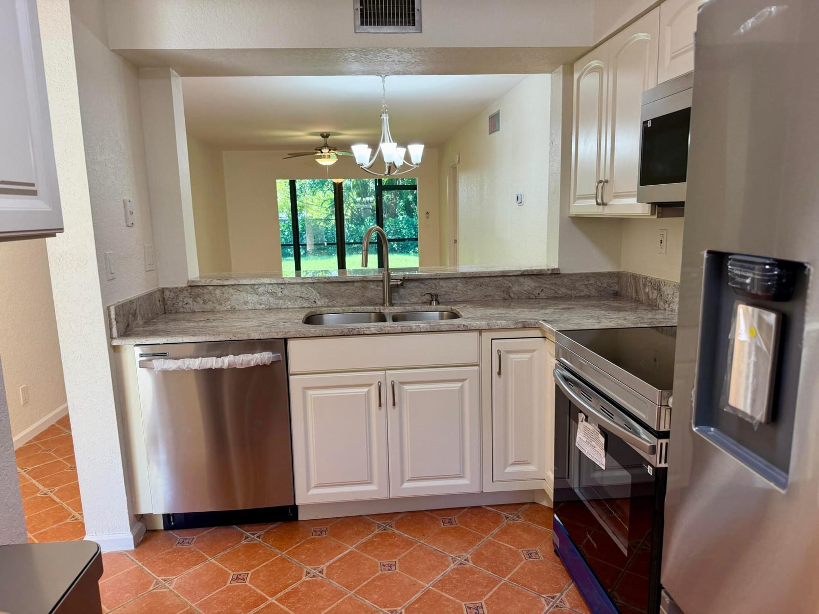3149 MILLWOOD Terrace 1210 — photo 3