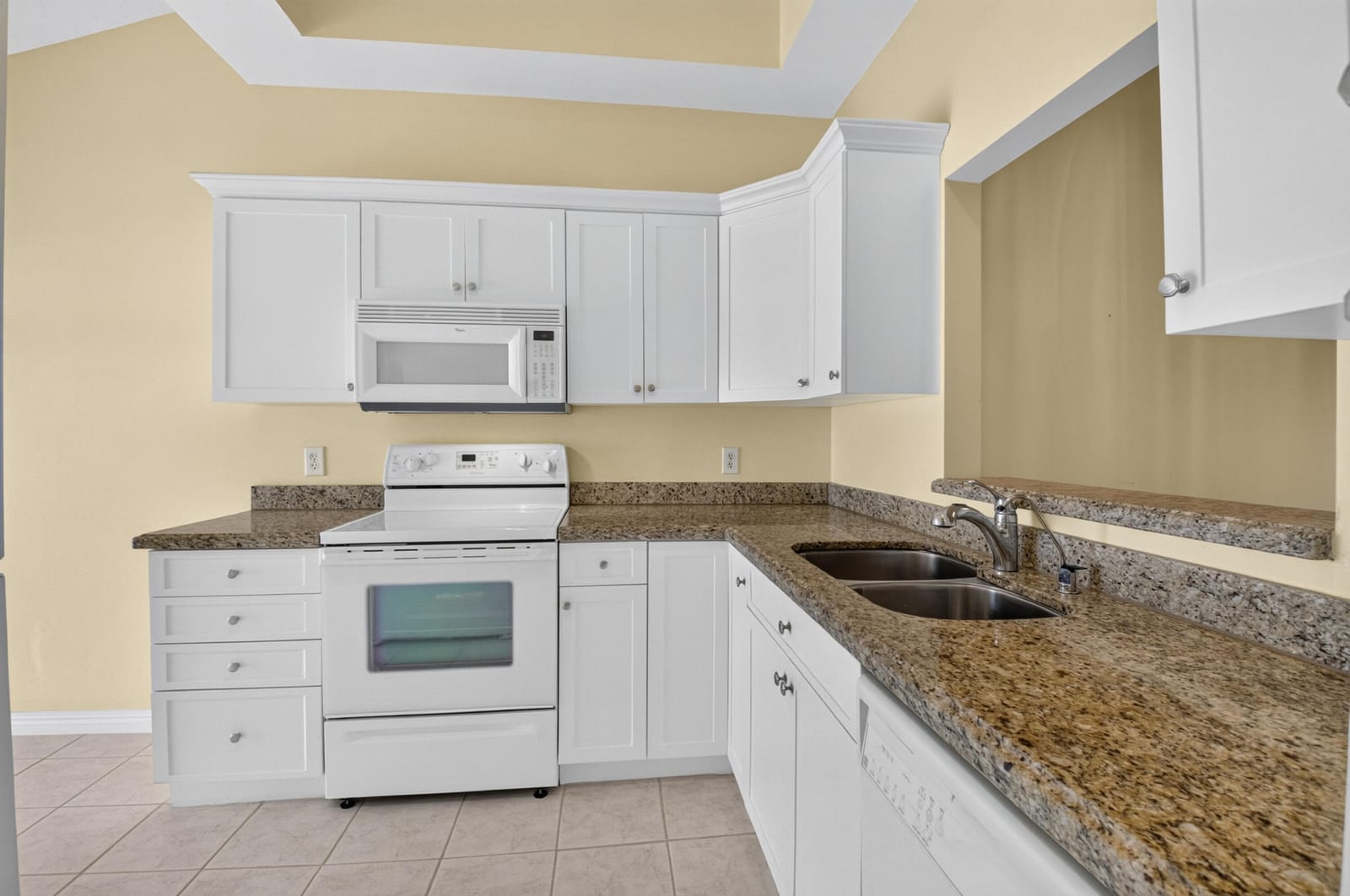 10884 LAKE FRONT Place — photo 8