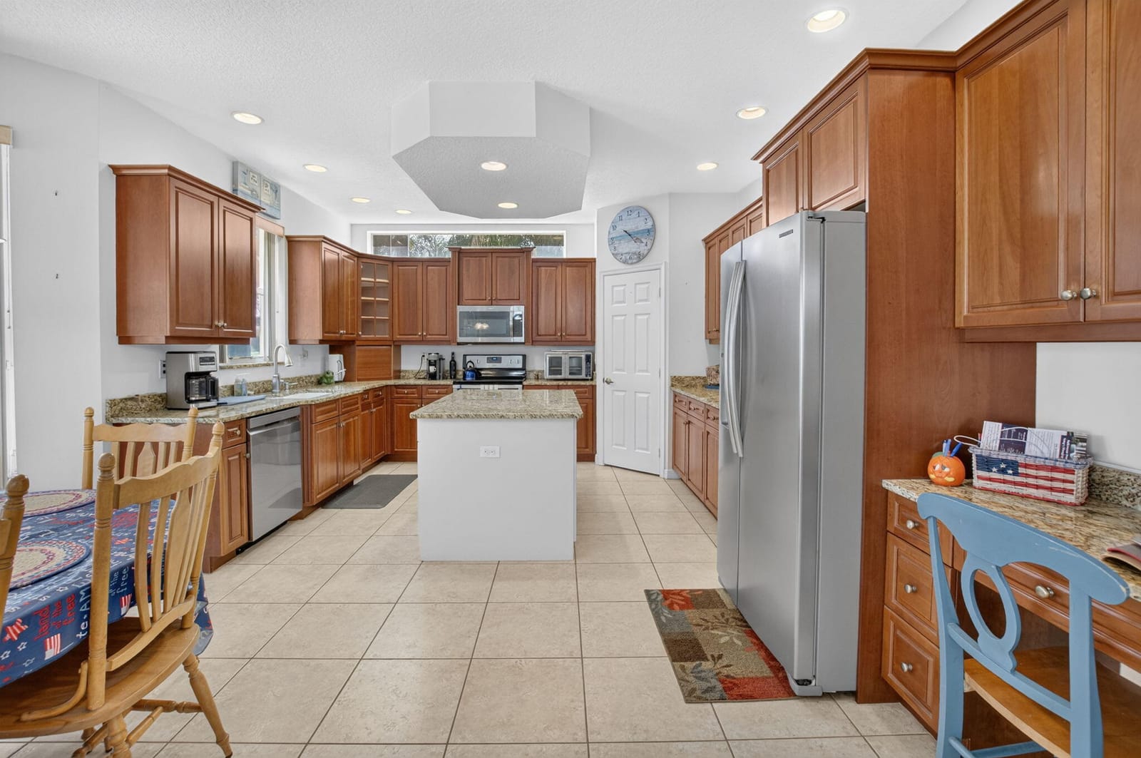 7541 DOWNWINDS Lane — photo 10