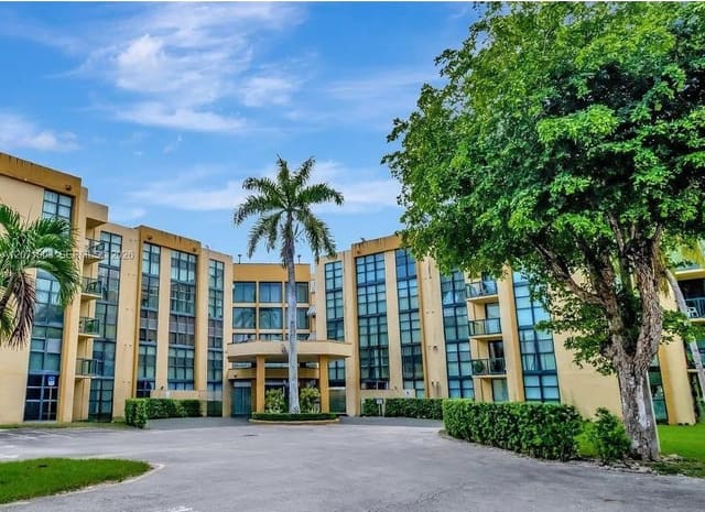 11790 SW 18th Street 520-3, Miami, FL 33175