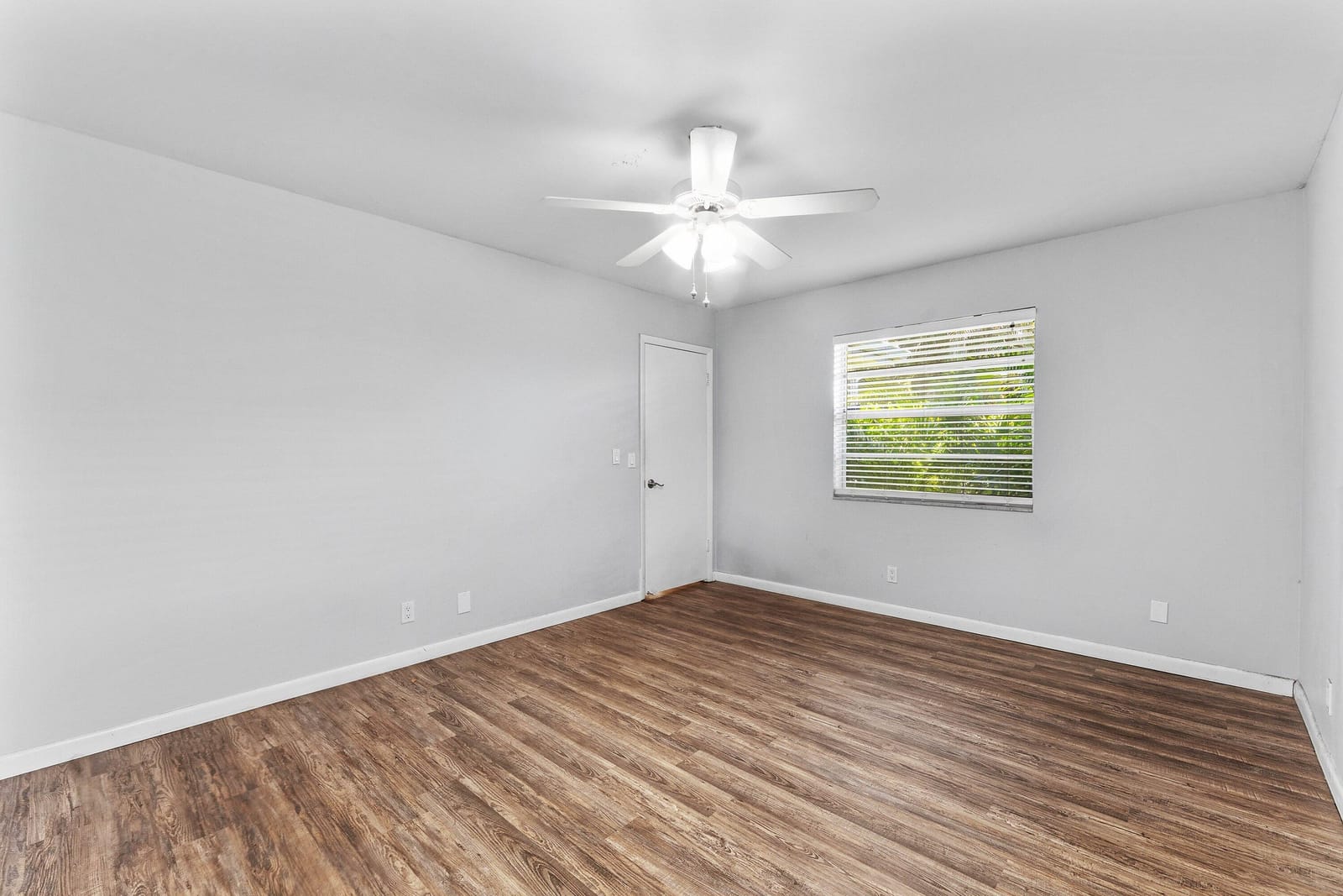 11592 Ficus Street — photo 9