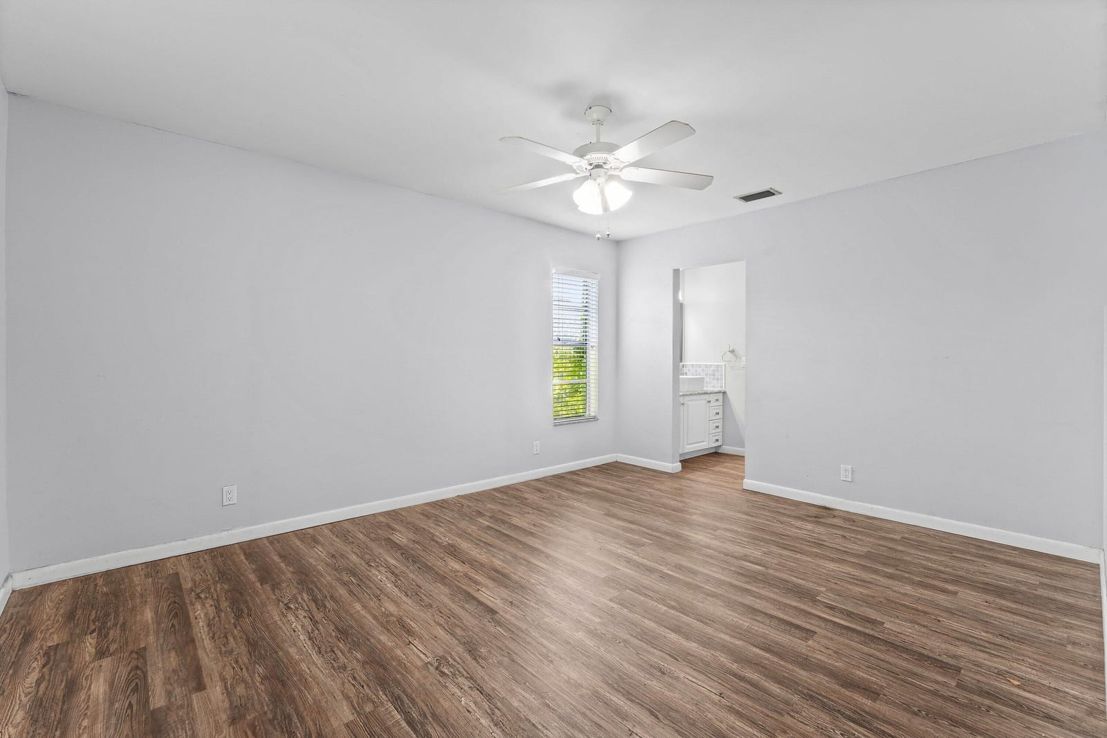 11592 Ficus Street — photo 10