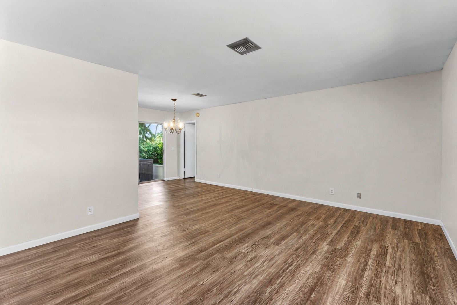 11592 Ficus Street — photo 4
