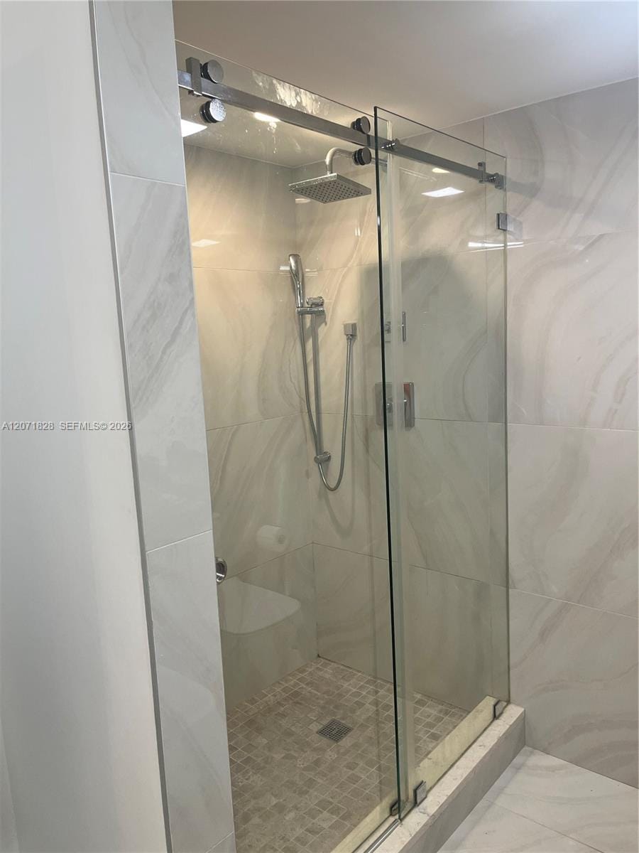 20191 E Country Club Drive 503 — photo 5