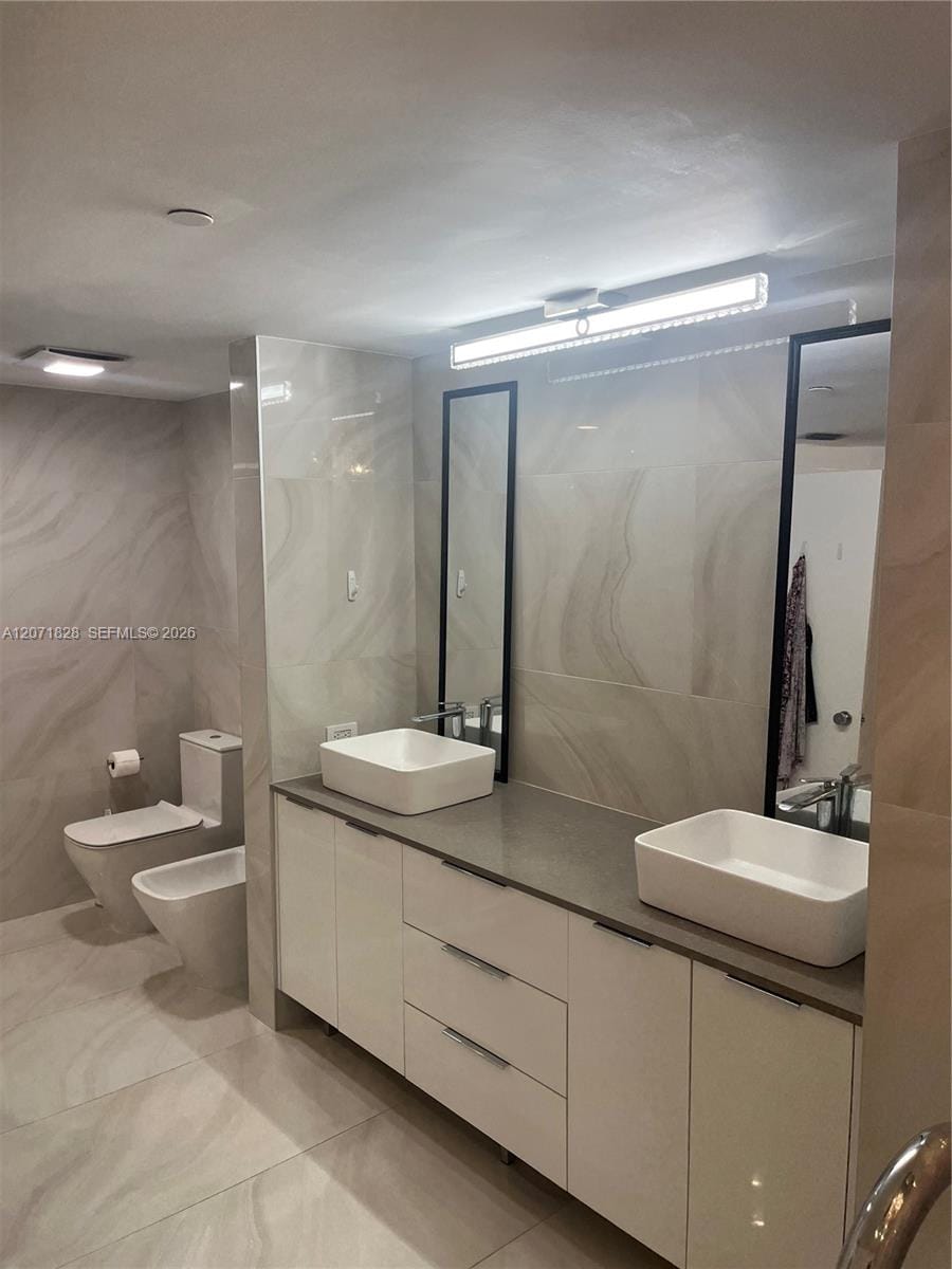 20191 E Country Club Drive 503 — photo 6