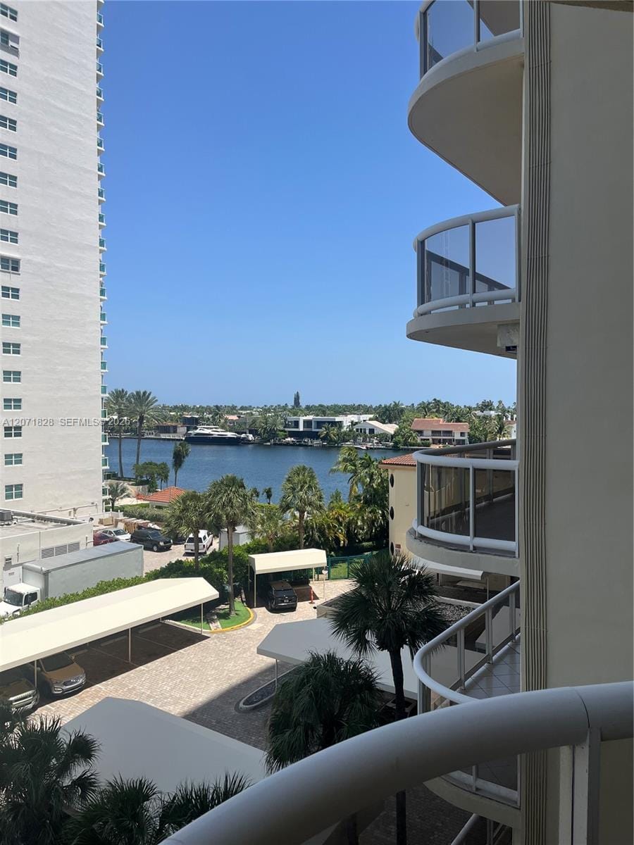 20191 E Country Club Drive 503 — photo 9
