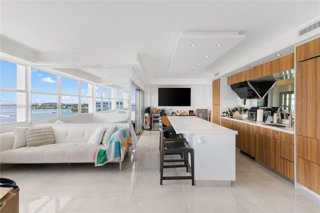 3 Island Avenue 14D, Miami Beach, FL 33139