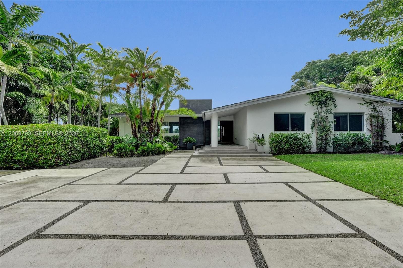 19231 NE 22nd Avenue, Miami, FL 33180 photo 3