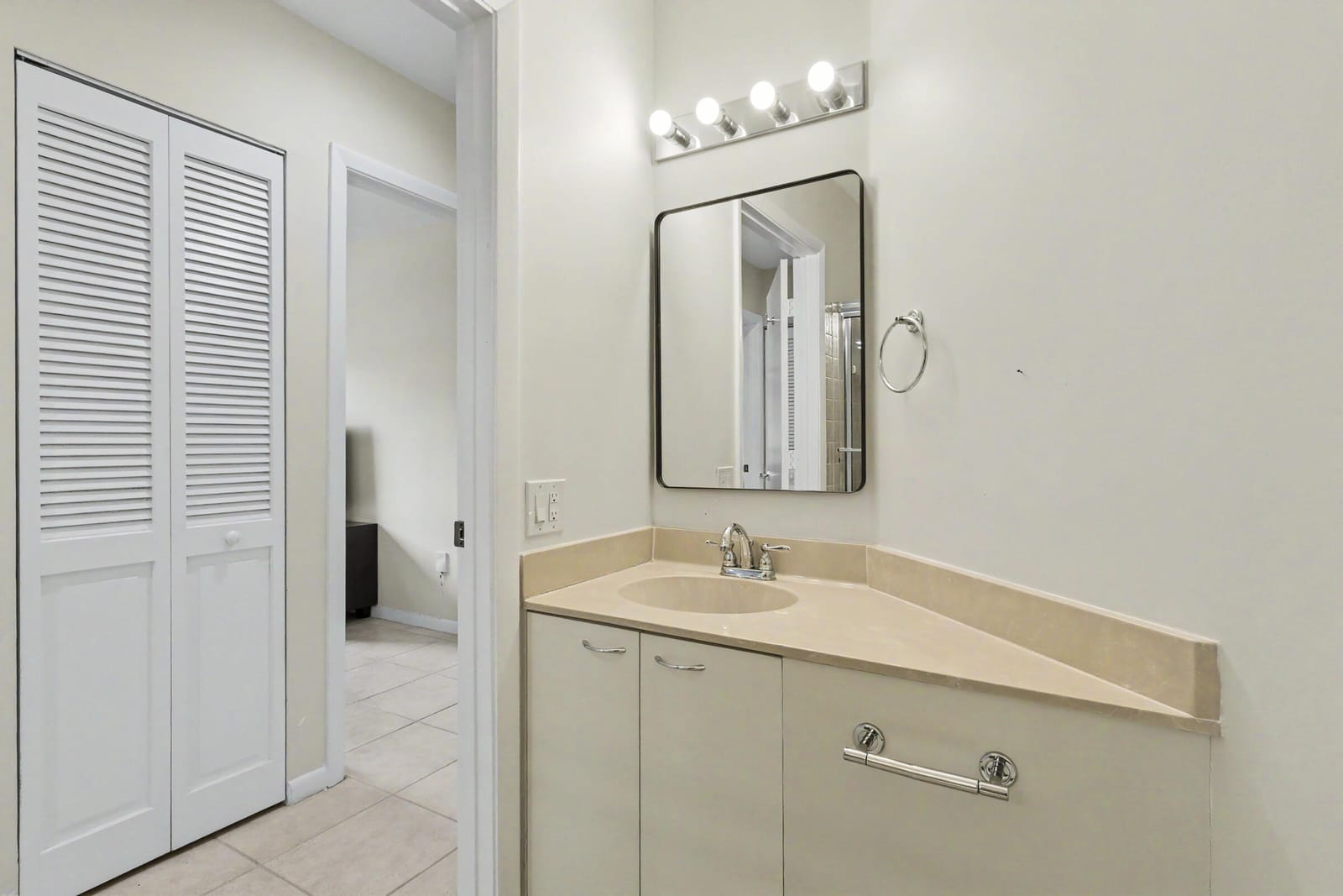 5136 FLORIA Drive H — photo 11