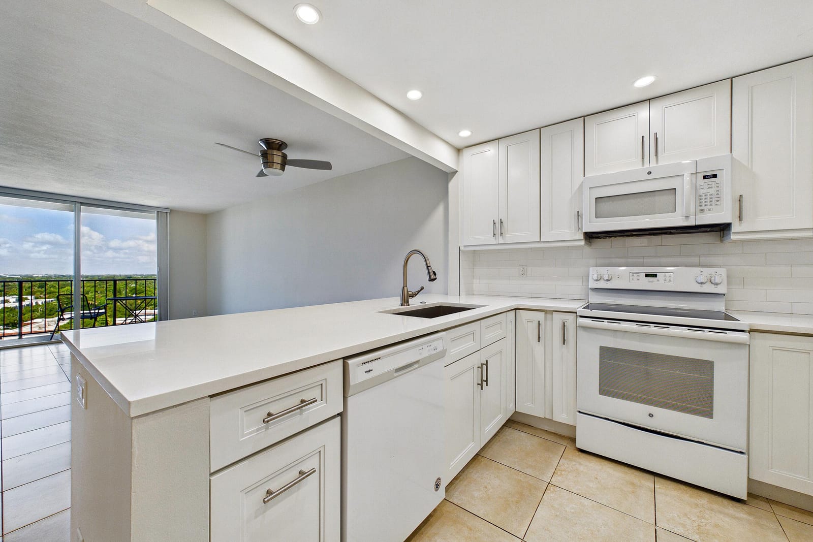 1800 N Andrews Avenue 12G — photo 3